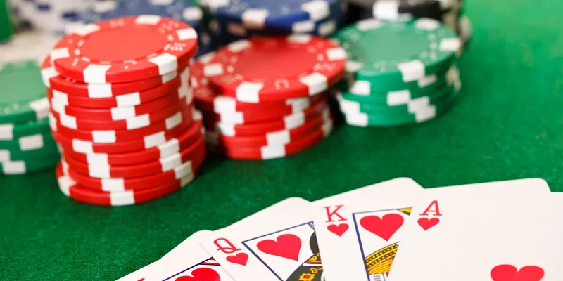 Tìm hiểu các loại cược và quy tắc trong poker online