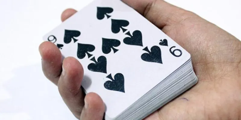 Khám phá các cách xào bài gian lận phổ biến hiện nay