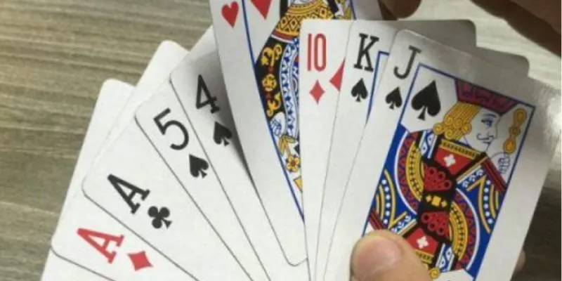 Các thông tin sơ lược về trò chơi phỏm