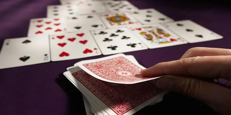 Phân tích luật và các trường hợp đặc biệt trong bài Phỏm